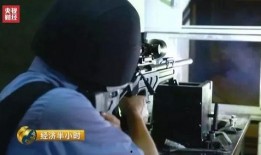 县城管爆料者被敲大门视频,视频曝光引发网友热议